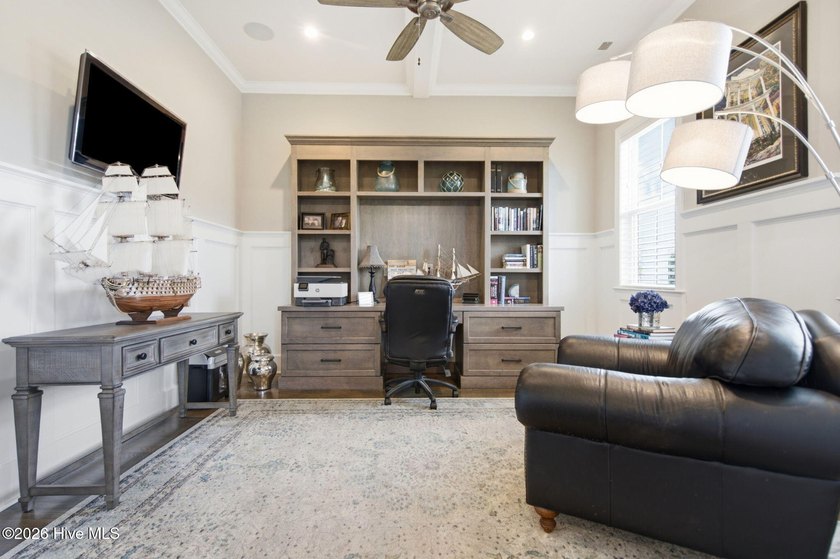 Experience exceptional luxury and timeless craftsmanship in this - photo 11