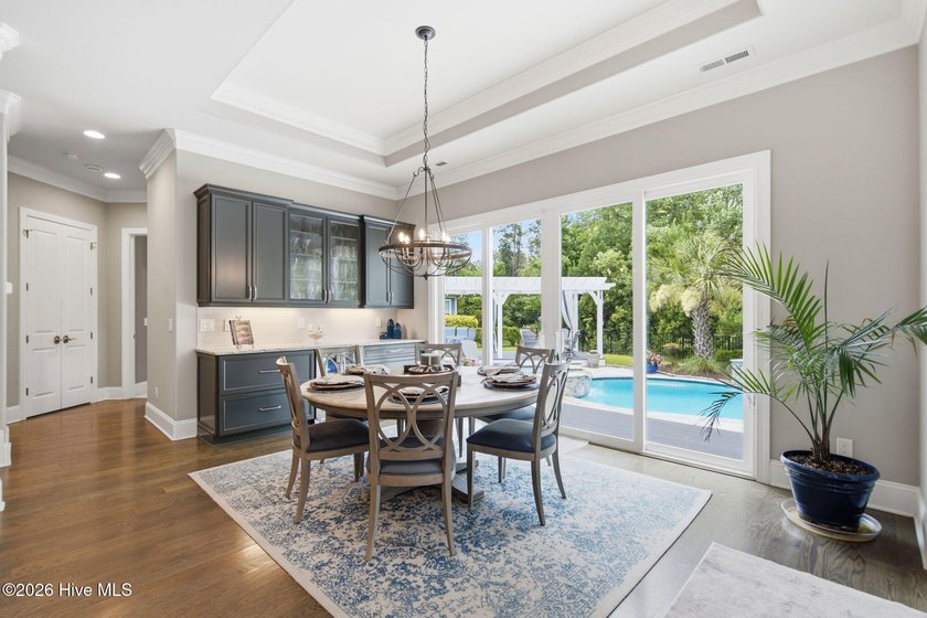 Experience exceptional luxury and timeless craftsmanship in this - photo 24