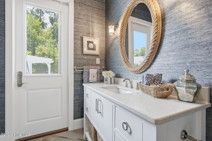 Experience exceptional luxury and timeless craftsmanship in this - photo 29