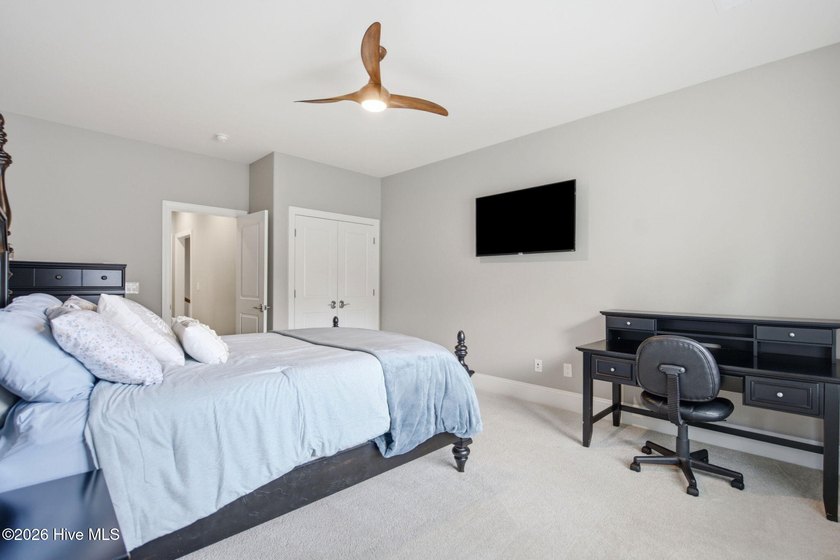 Experience exceptional luxury and timeless craftsmanship in this - photo 42