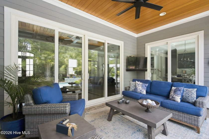 Experience exceptional luxury and timeless craftsmanship in this - photo 50