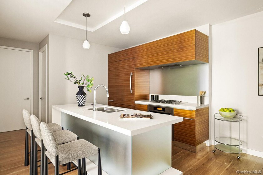 This is the kind of one bedroom that almost never comes up at - photo 4