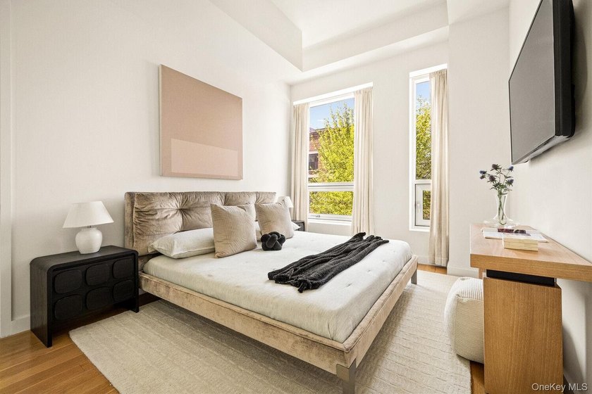 This is the kind of one bedroom that almost never comes up at - photo 10