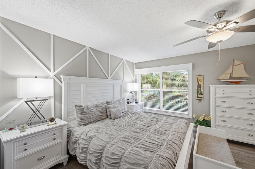 Nestled in the sought-after Villas of Green Glen within the - photo 25