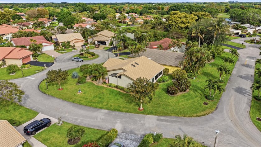 Nestled in the sought-after Villas of Green Glen within the - photo 44