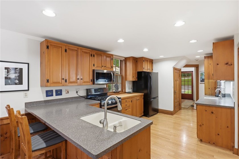 Set in the premier Cobbs Hill enclave, this move-in ready home - photo 12
