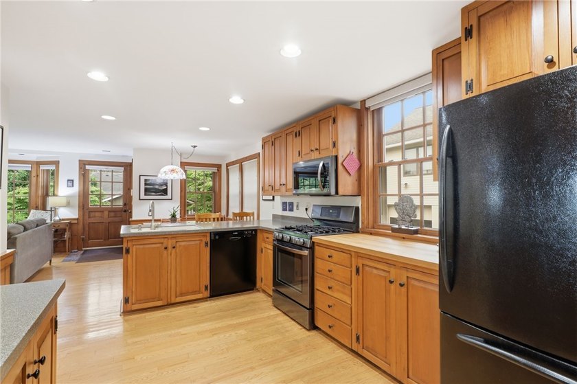 Set in the premier Cobbs Hill enclave, this move-in ready home - photo 15