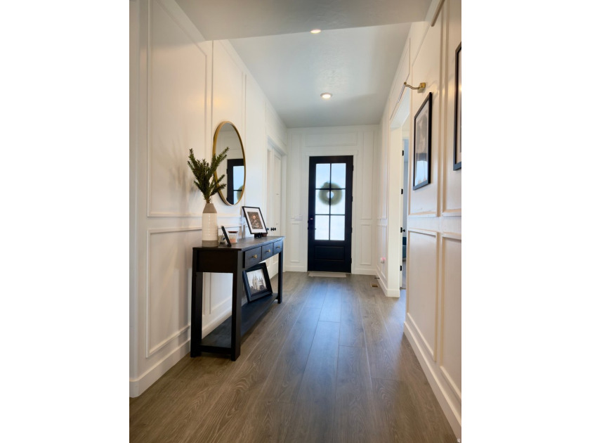 Absolutely stunning home!! Like-new 3 year old D.R. Horton home - photo 19
