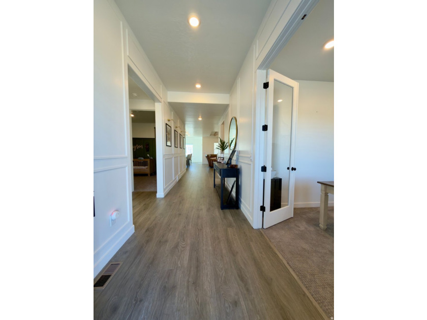 Absolutely stunning home!! Like-new 3 year old D.R. Horton home - photo 20