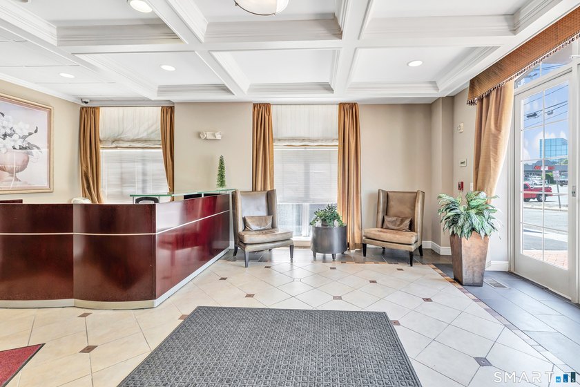 A rare 1,359 sq. ft. urban sanctuary! This luxury 3BR/2BA - photo 7