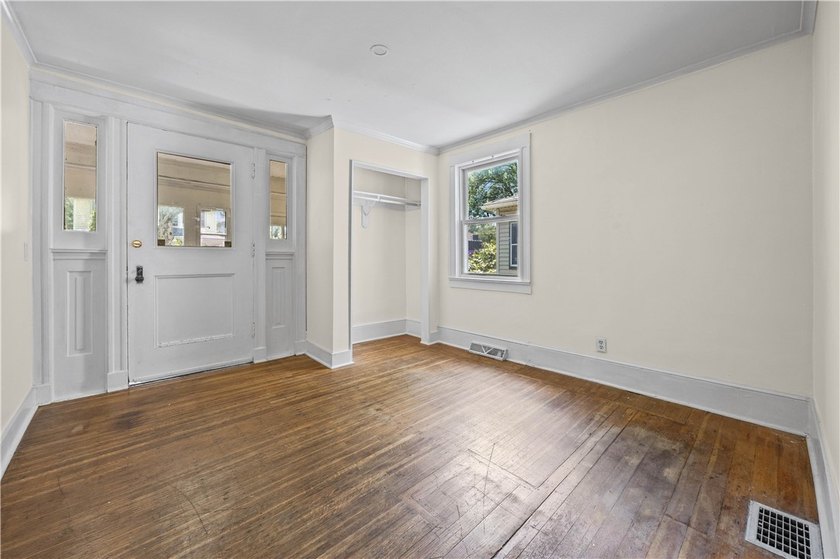 Fantastic investment opportunity in the desirable Maplewood - photo 11