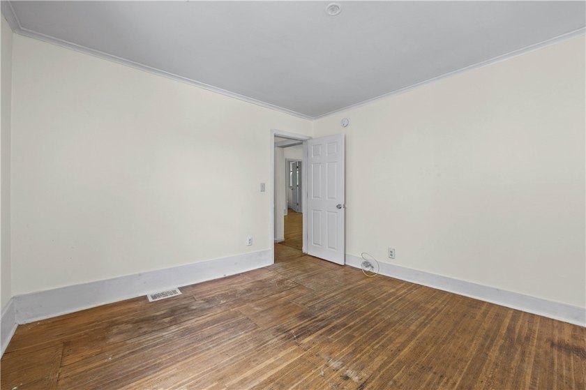 Fantastic investment opportunity in the desirable Maplewood - photo 12