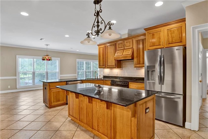 Experience the perfect blend of luxury, comfort, and outdoor - photo 7