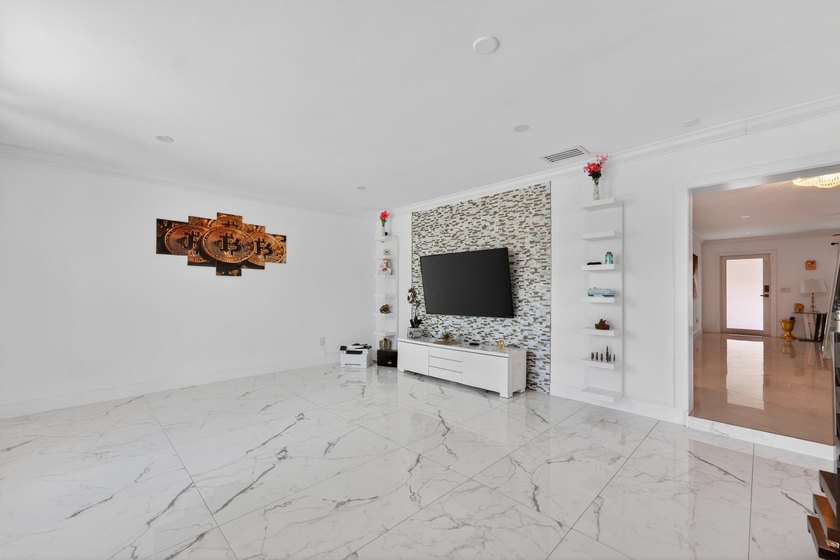 Stunning &amp; fully expanded two-story pool home in the heart of - photo 22