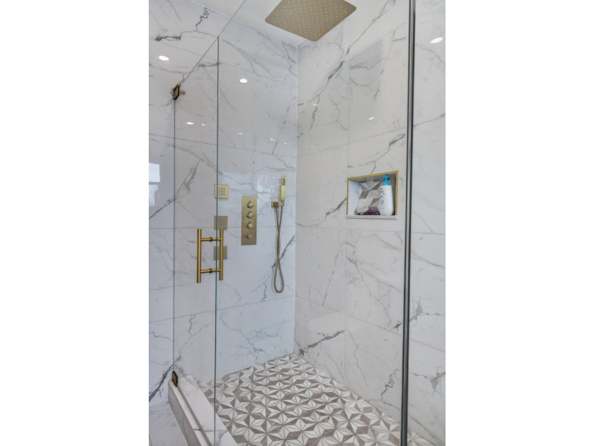 Stunning &amp; fully expanded two-story pool home in the heart of - photo 27
