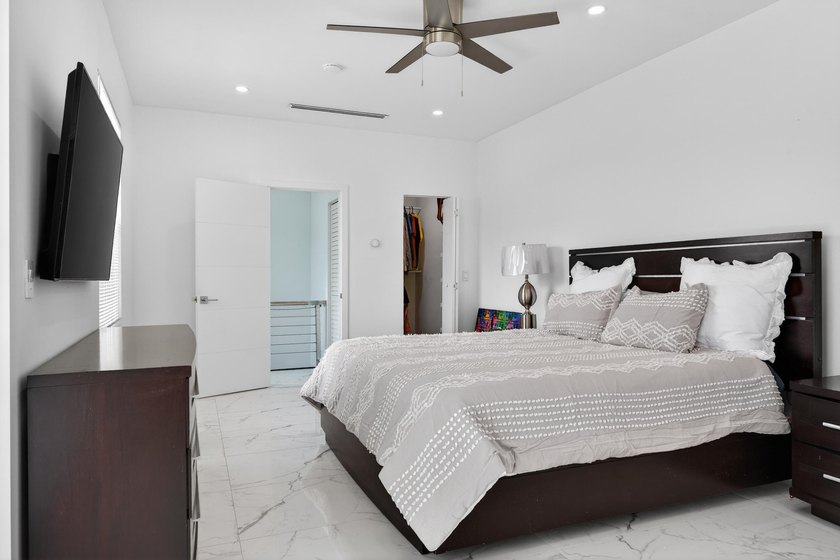 Stunning &amp; fully expanded two-story pool home in the heart of - photo 28