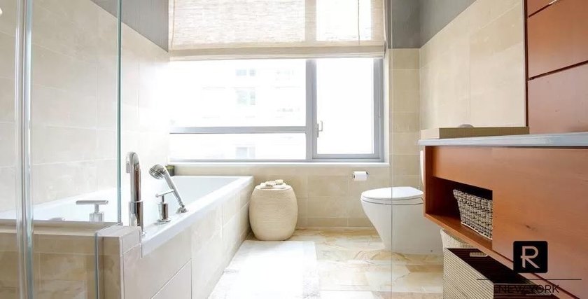 FLOOR-THROUGH THREE BEDROOM / FOUR BATH IN THE EAST WING OF THE - photo 9