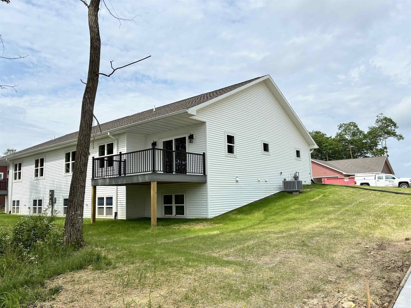 Welcome to My Home Estates, Reedsburg's newest 55+ community! - photo 4