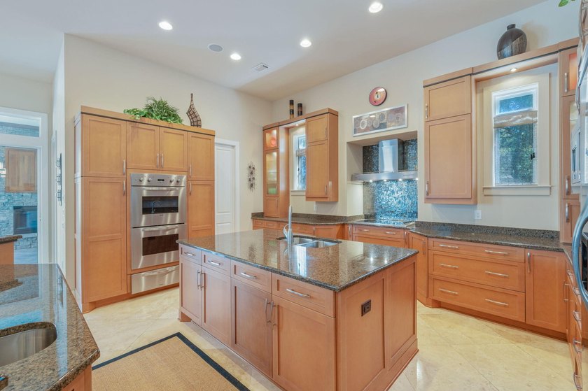 Experience refined coastal luxury in this exceptional 4-bedroom - photo 15