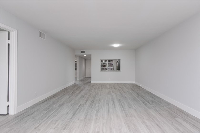 Updated 2 bedroom, 2 bath condo in Century Village in excellent - photo 16