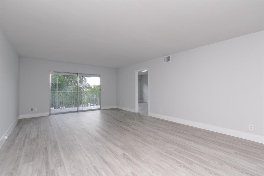 Updated 2 bedroom, 2 bath condo in Century Village in excellent - photo 17