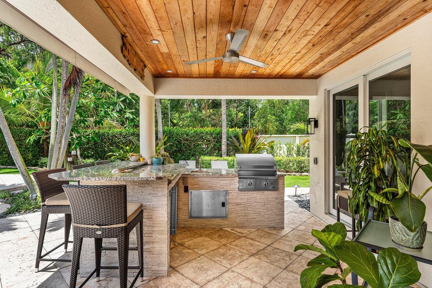 Opportunities like this are rare in East Boca. This stunning - photo 21