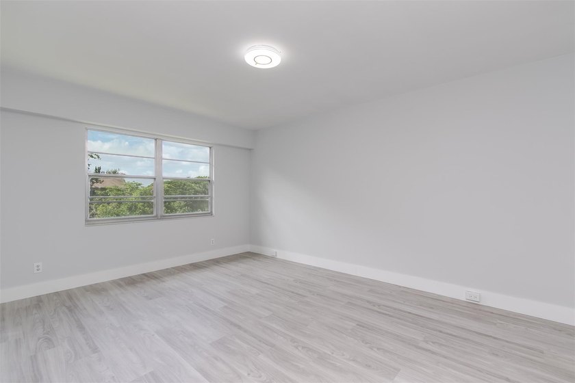 Updated 2 bedroom, 2 bath condo in Century Village in excellent - photo 21