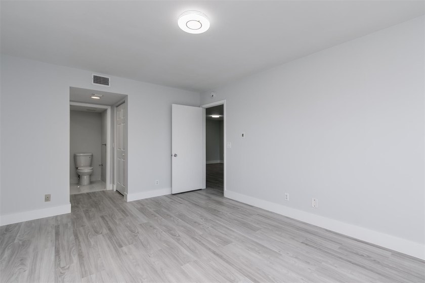 Updated 2 bedroom, 2 bath condo in Century Village in excellent - photo 23