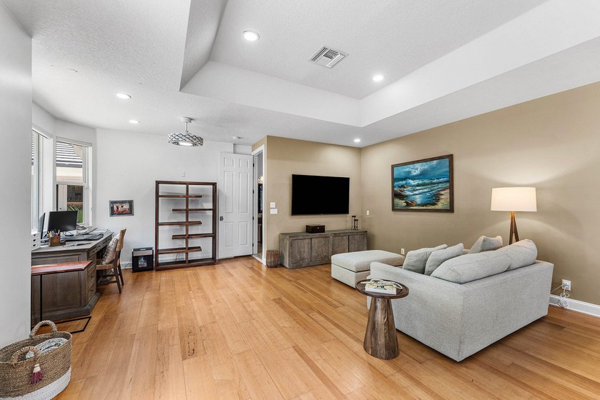 Opportunities like this are rare in East Boca. This stunning - photo 29