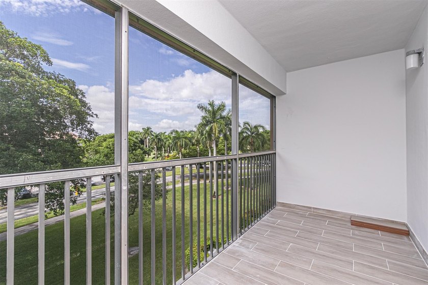 Updated 2 bedroom, 2 bath condo in Century Village in excellent - photo 35