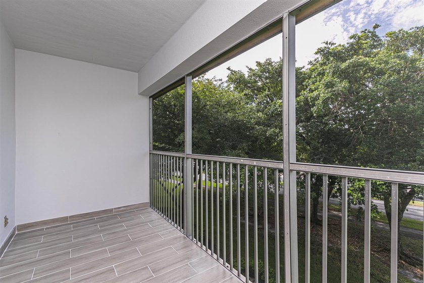 Updated 2 bedroom, 2 bath condo in Century Village in excellent - photo 36