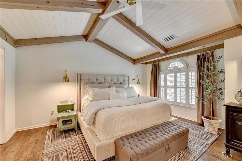 This lovely end-unit townhome in Roswell has been beautifully - photo 6