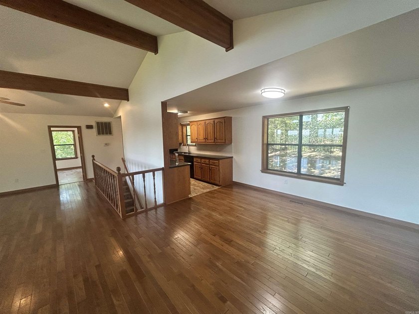 3 bd / 2 bath home. It has a circle drive with RV / boat parking - photo 12