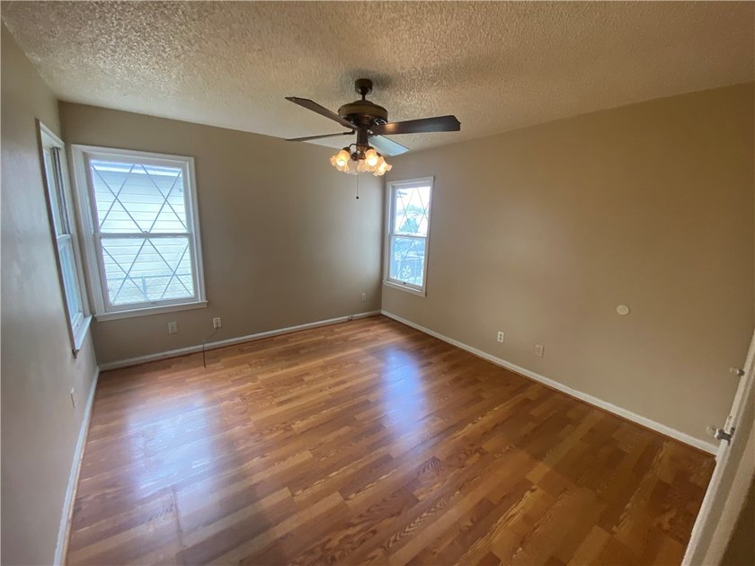 Welcome Home!!! This three bedroom two bath home in DRISCOLL - photo 24