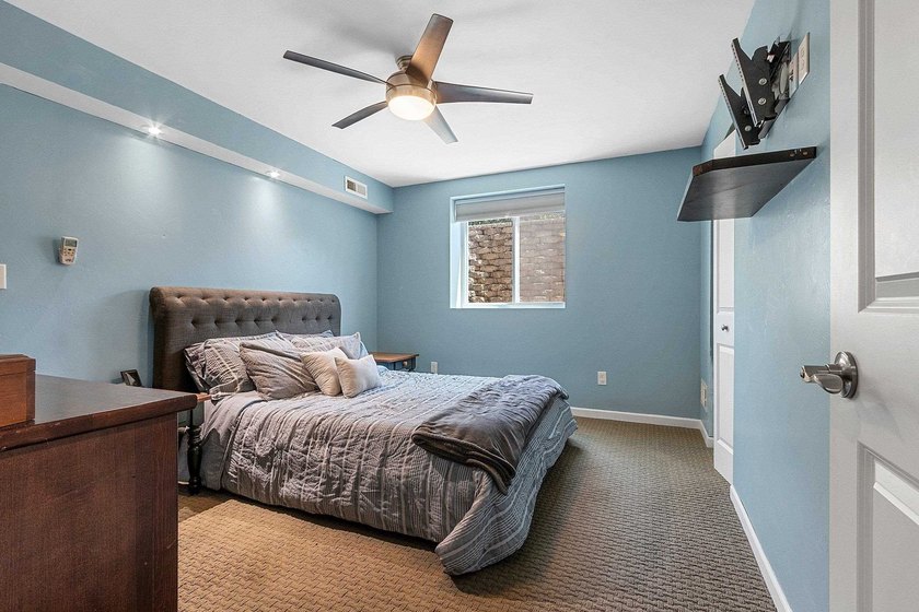 Welcome to your cozy retreat on a quiet dead-end street, just - photo 29