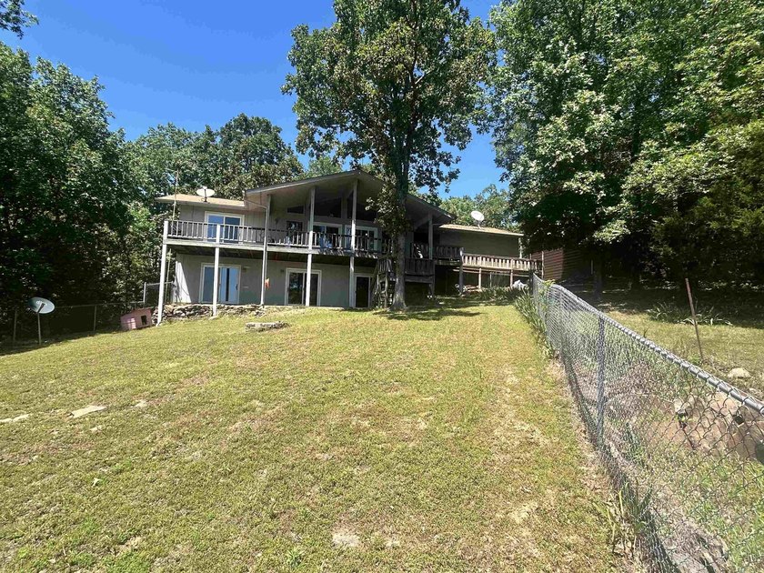 3 bd / 2 bath home. It has a circle drive with RV / boat parking - photo 39