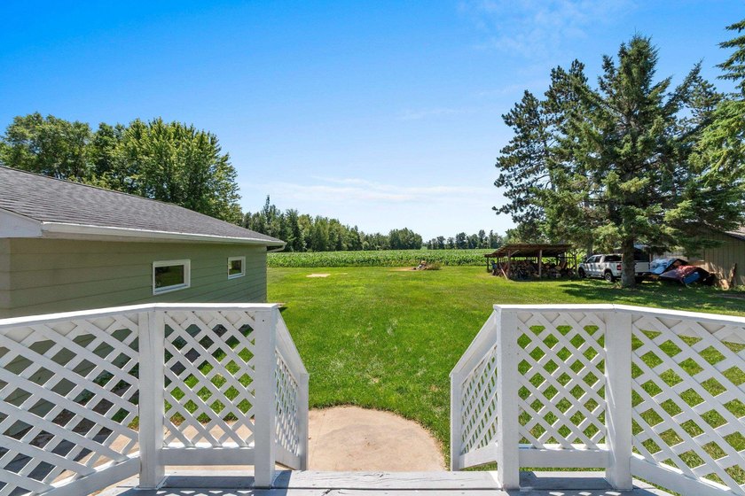 Welcome to your cozy retreat on a quiet dead-end street, just - photo 40