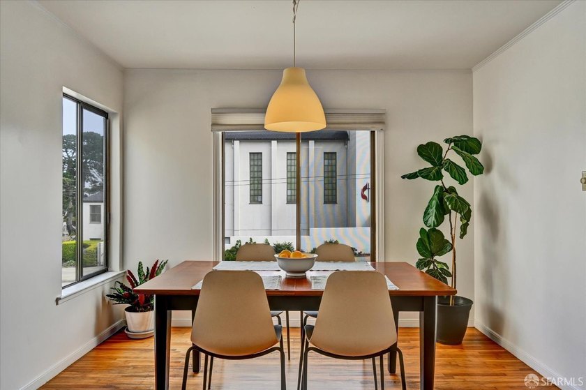 Move-in ready VACANT duplex in the highly desirable Central - photo 15