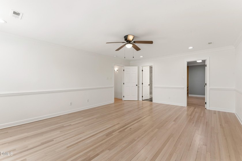 Welcome to this beautifully updated and spacious Colonial home - photo 23