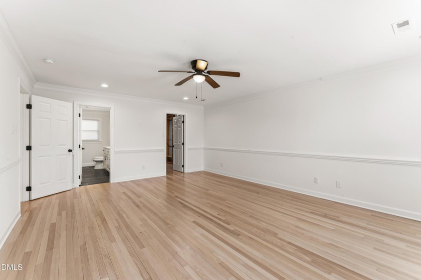 Welcome to this beautifully updated and spacious Colonial home - photo 24