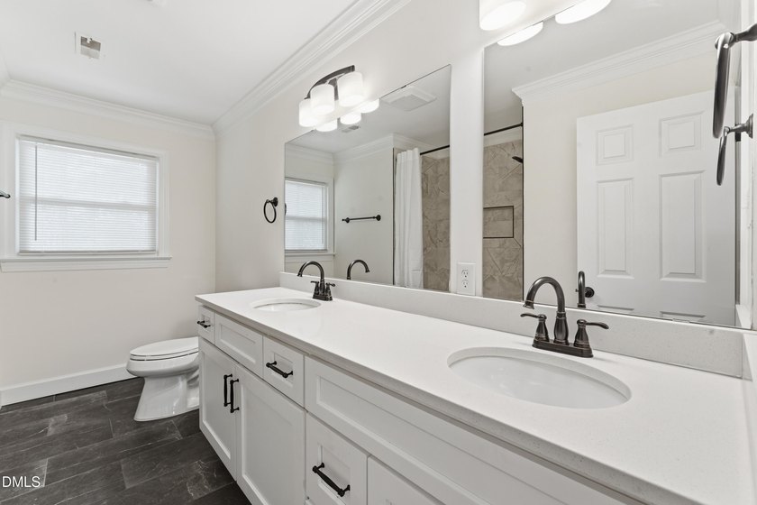 Welcome to this beautifully updated and spacious Colonial home - photo 25