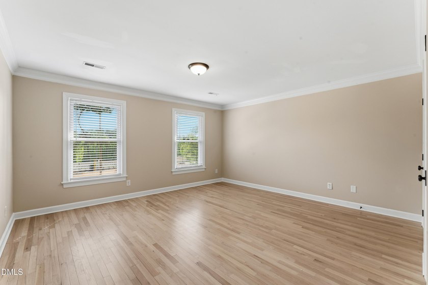 Welcome to this beautifully updated and spacious Colonial home - photo 29