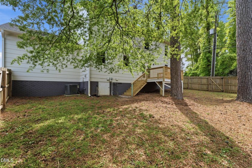 Welcome to this beautifully updated and spacious Colonial home - photo 37