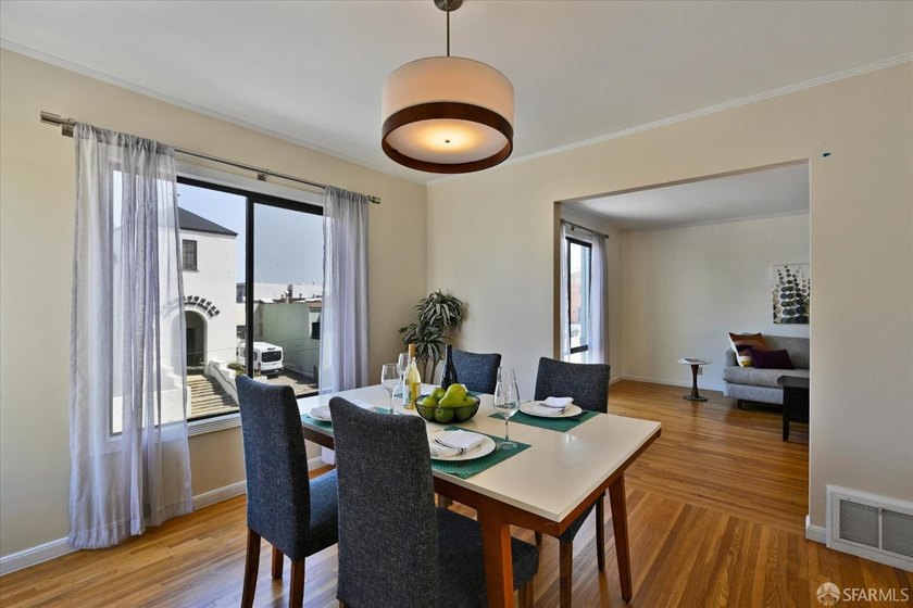 Move-in ready VACANT duplex in the highly desirable Central - photo 38