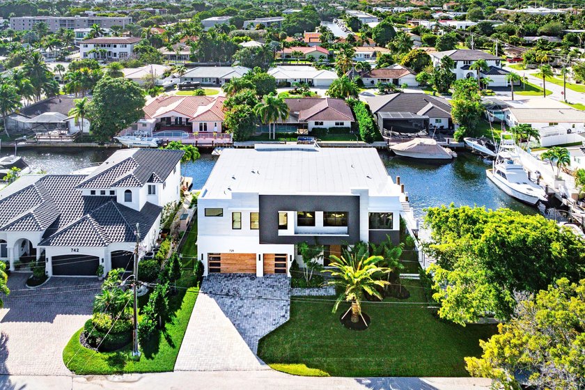 Prepare to be captivated by this extraordinary corner estate in - photo 45
