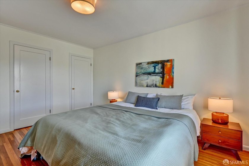Move-in ready VACANT duplex in the highly desirable Central - photo 50