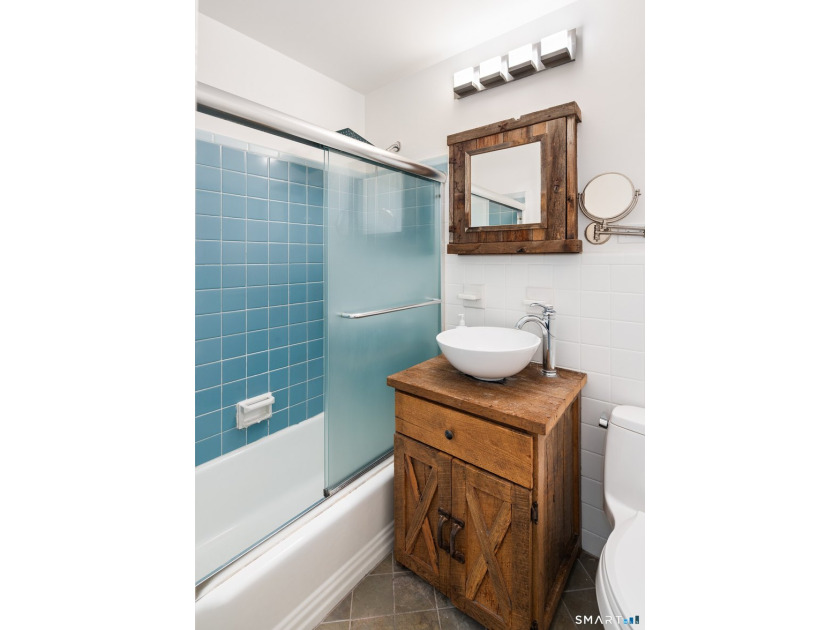 Welcome home to this charming co-op offering the perfect blend - photo 8