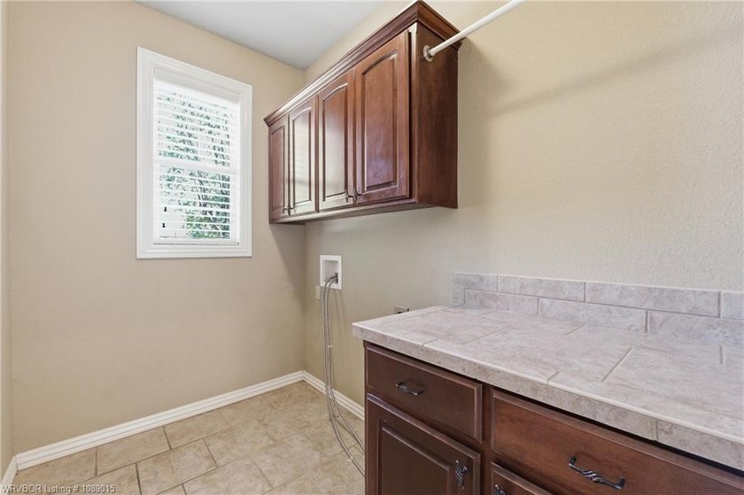 Love where you live! Welcome to this stunning 3 bed 2 bath home - photo 11