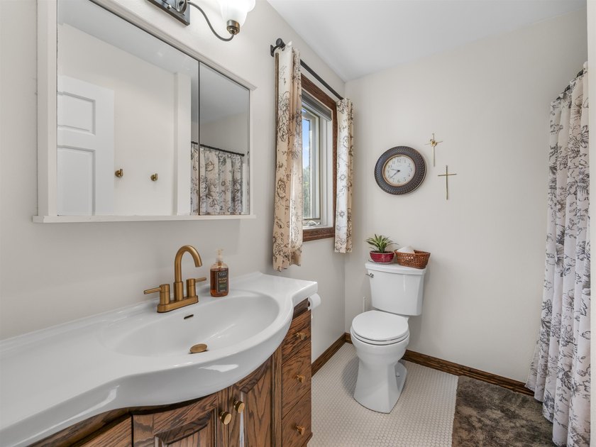 Experience peaceful country living in this beautifully updated - photo 21