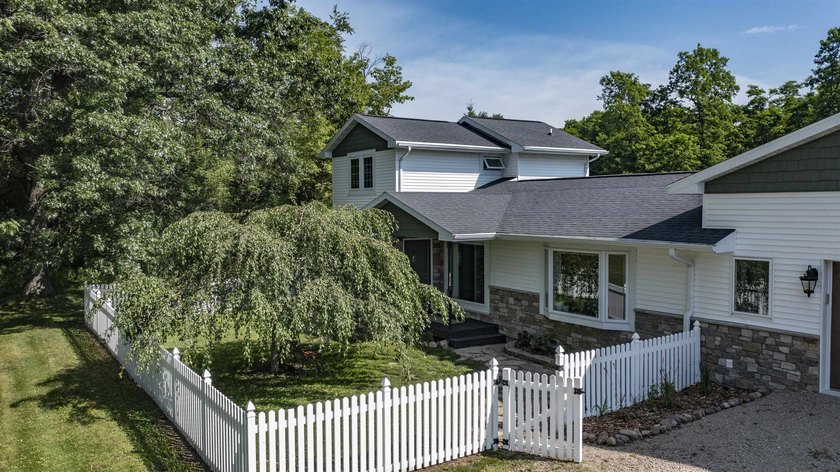Experience peaceful country living in this beautifully updated - photo 30